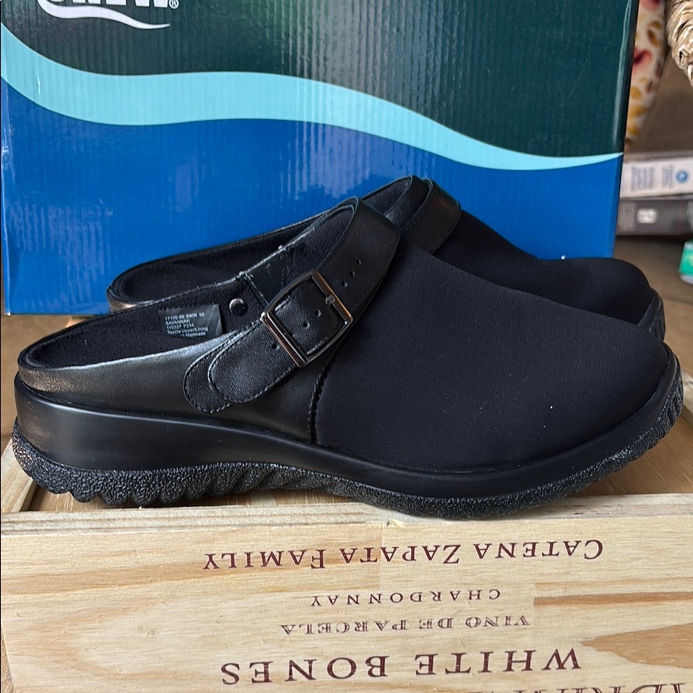 Savannah by Drew  Black sling back clogs size 8 WW extra wide NEW